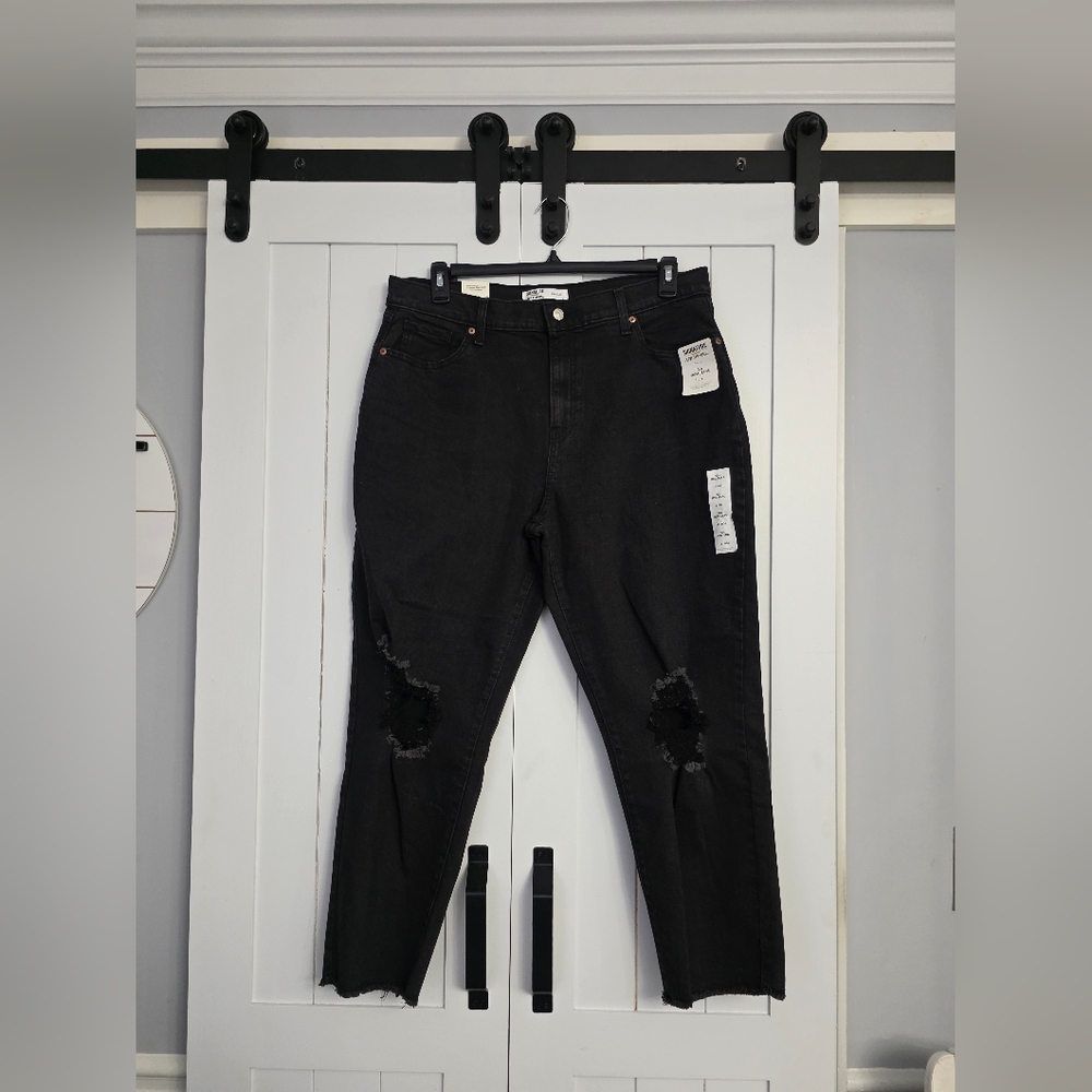 Signature by Levi Strauss Black 90’s Mom Jeans 12- W31. NEW!